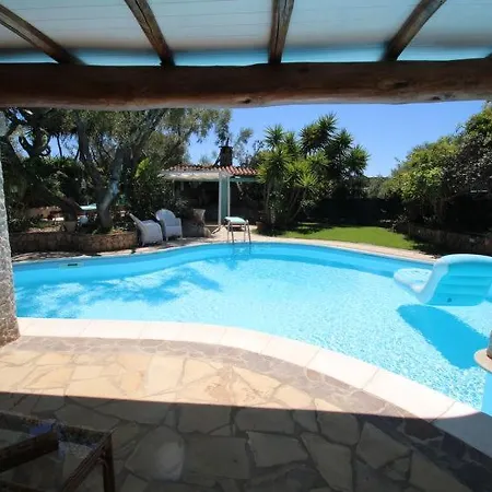 Sleeps 8 Pool Air Con Wifi * Bari Sardo