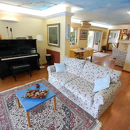 Sleeps 8 Pool Air Con Wifi Prázdninový dům