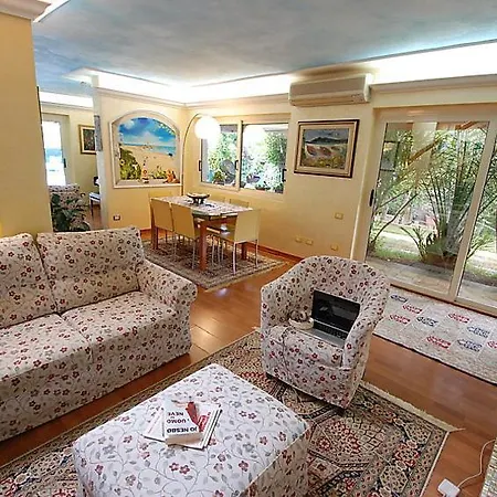 Sleeps 8 Pool Air Con Wifi * Bari Sardo