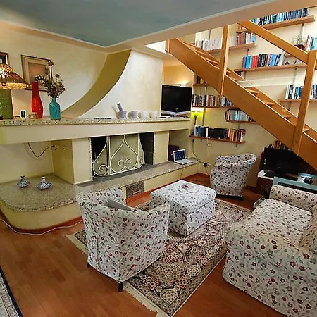 Sleeps 8 Pool Air Con Wifi