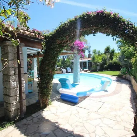 Prázdninový dům Sleeps 8 Pool Air Con Wifi *