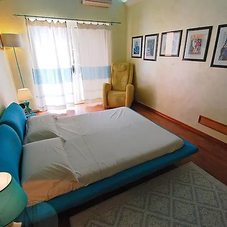 Sleeps 8 Pool Air Con Wifi
